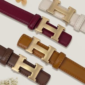 Versatile women's belt: Metal buckle +PU belt body, brushed texture metal buckle head, suitable for gifting and personal use  Fashion