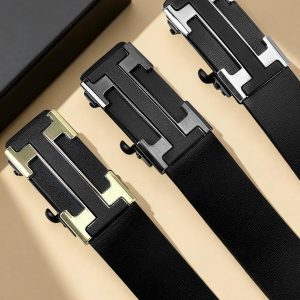 Versatile men's belt suitable for both business and casual occasions